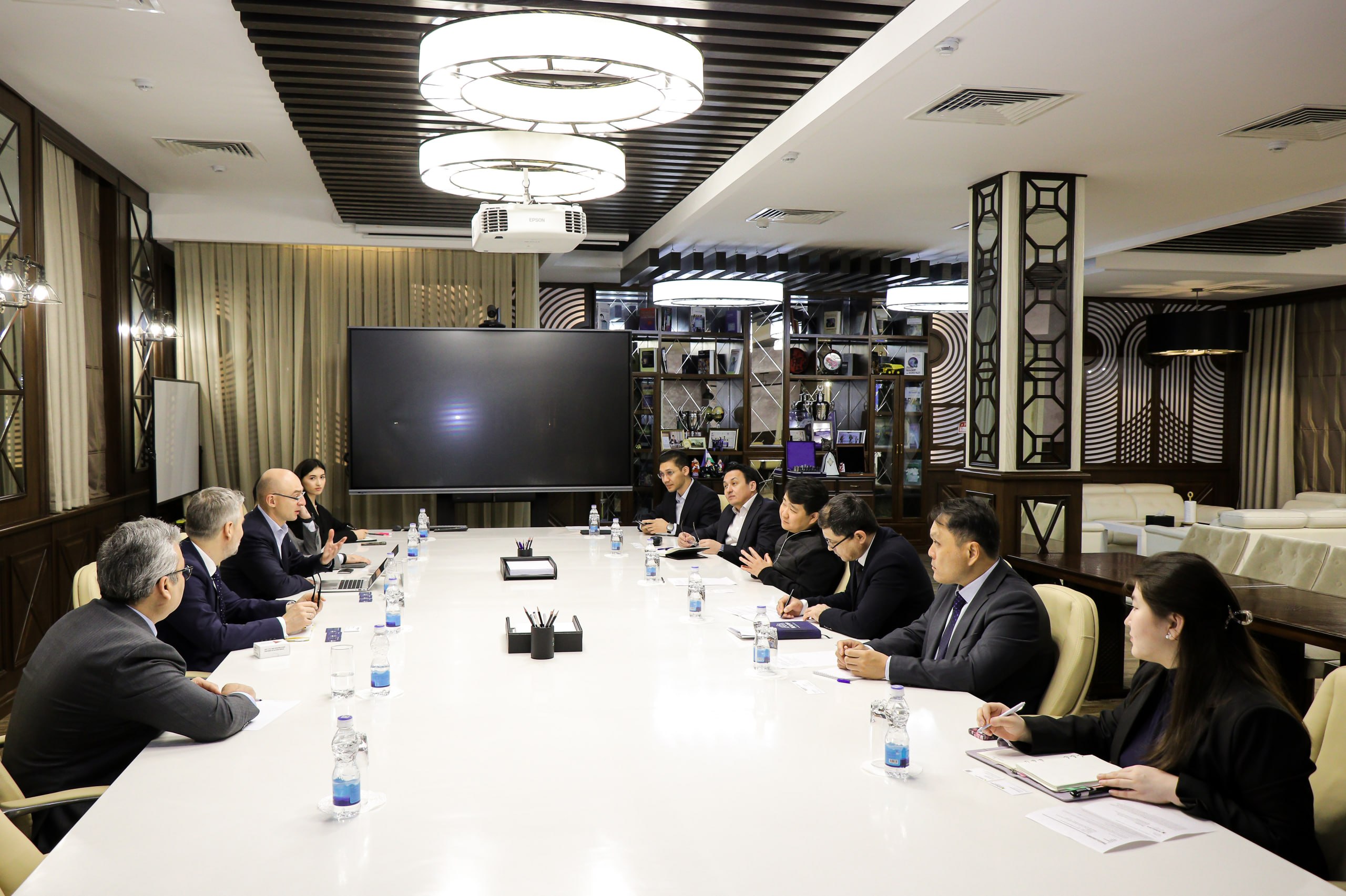 Kapital bozorini rivojlantirish: Agentlikda Raiffeisen Bank International AG bilan uchrashuv bo‘lib o‘tdi